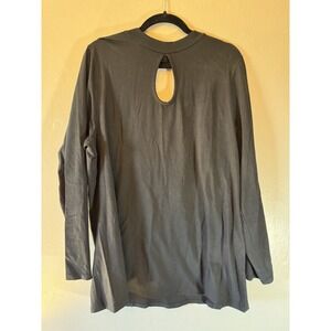 NWT Torrid Size 4 Black Tshirt Style Blouse With Key Hole Openings
